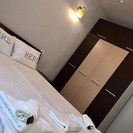 Modern Apartament Central Old Town Braşov Esterno foto