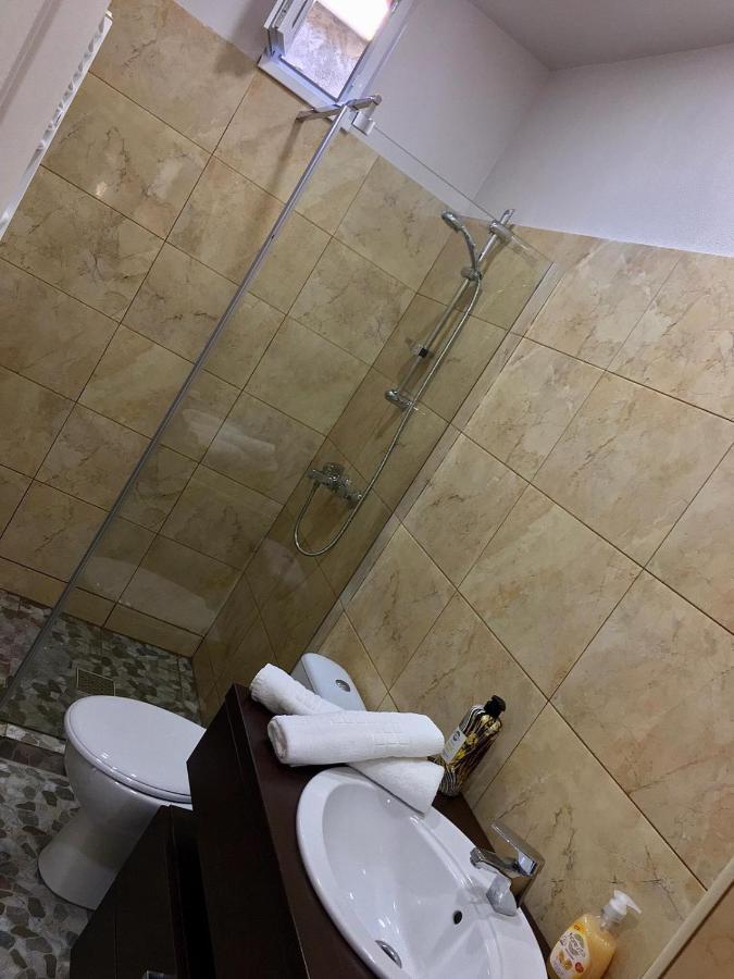 Modern Apartament Central Old Town Braşov Esterno foto